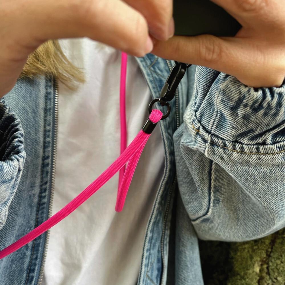 Universal Handykette Neon Pink für alle Smartphones. Handyband mit schwarzem Karabiner.